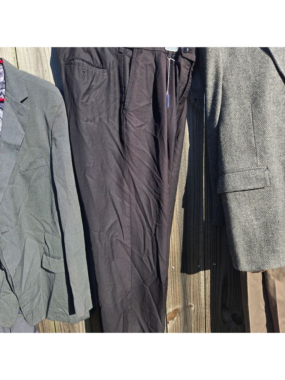 Roundtree & Yorke Men's Black Dress Pants